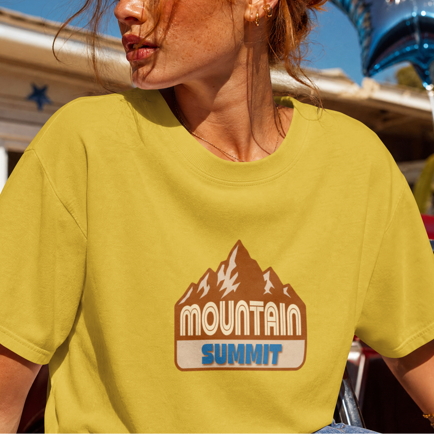 Mountain Summit Retro Outdoor Adventure Patch PNG Design