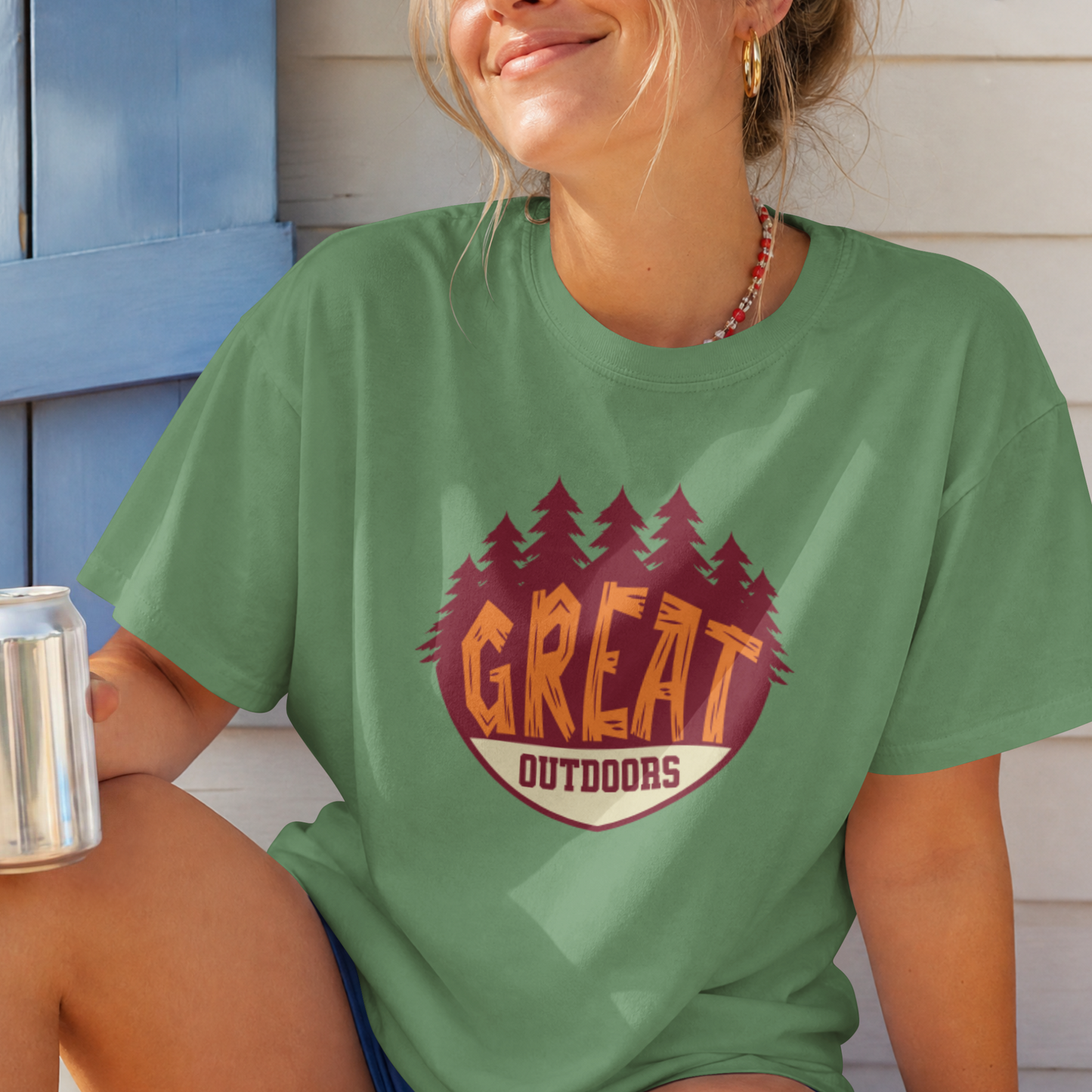 Great Outdoors Vintage Adventure Patch PNG Design