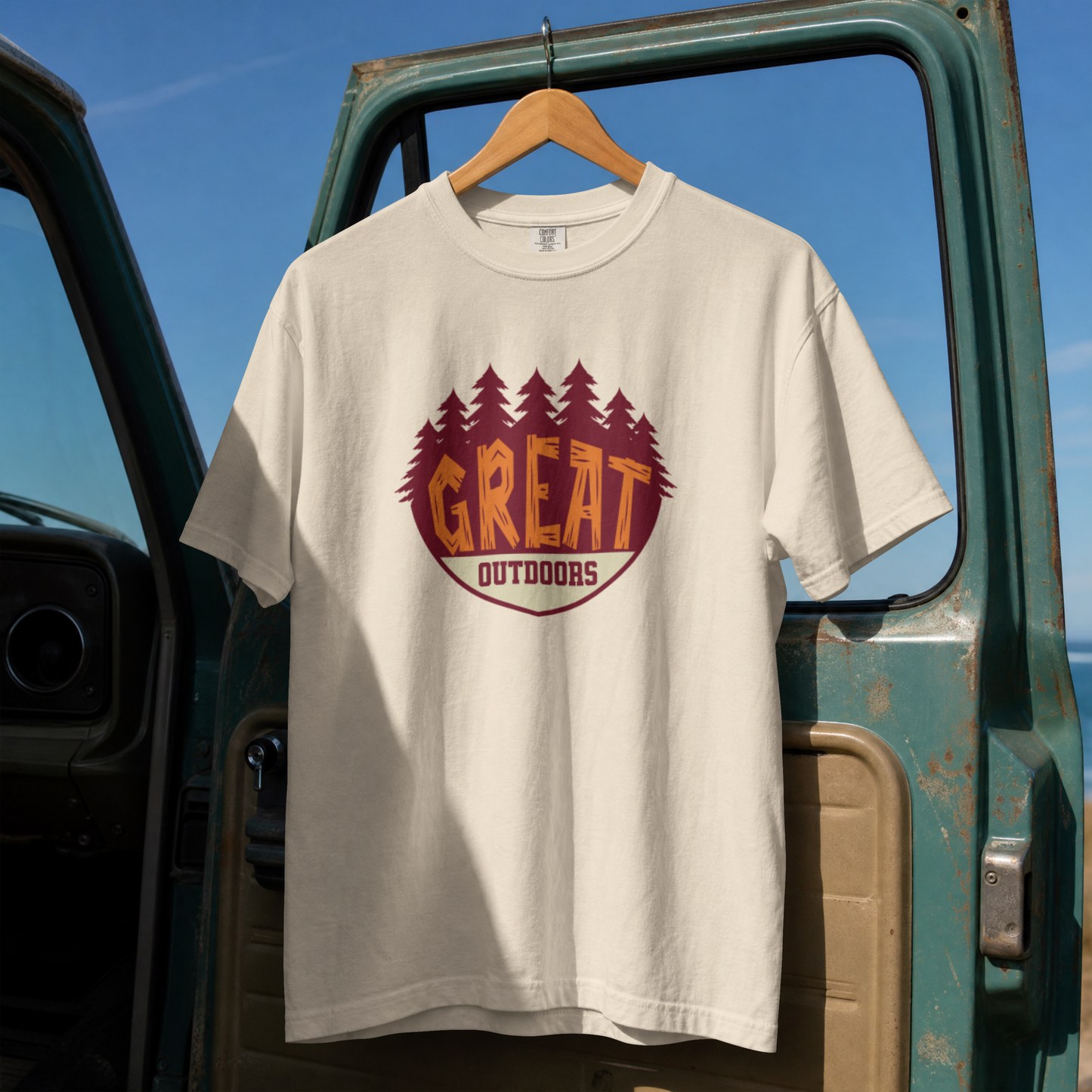 Great Outdoors Vintage Adventure Patch PNG Design