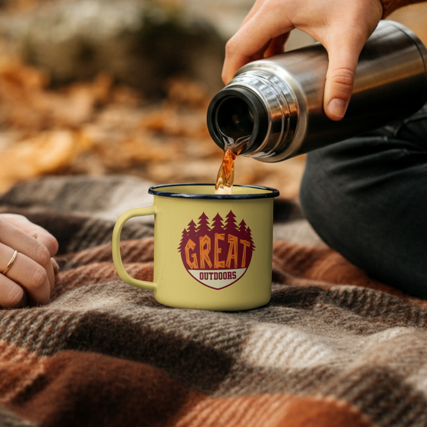 Great Outdoors Vintage Adventure Patch PNG Design