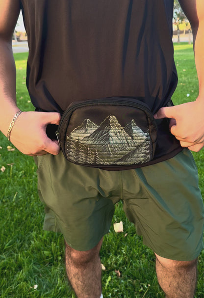 Adventure-Ready Fanny Pack – Mountain Design